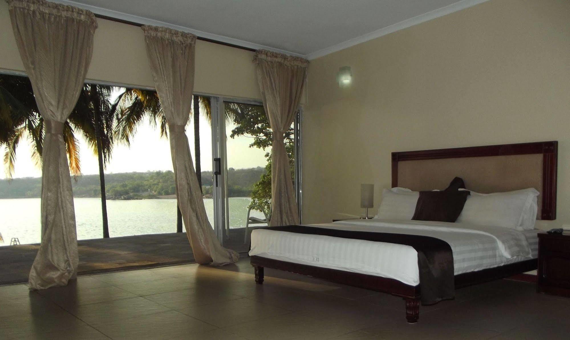 Lake Safari Lodge Сиавонга Екстериор снимка